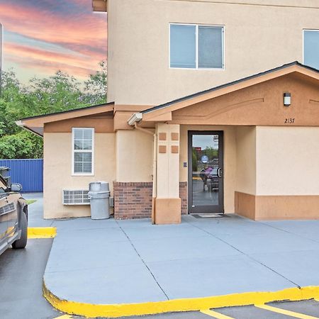Super 8 By Wyndham Augusta Ft Eisenhower Area Εξωτερικό φωτογραφία