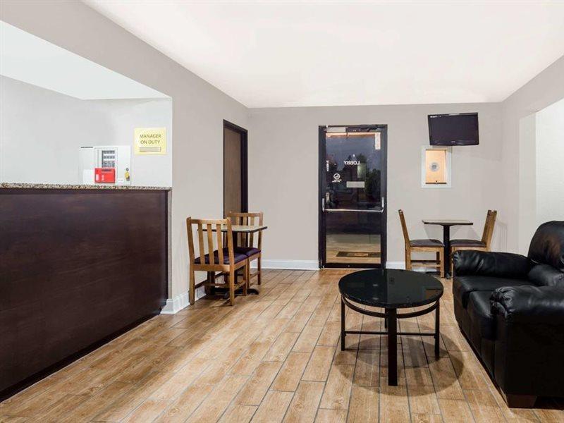 Super 8 By Wyndham Augusta Ft Eisenhower Area Εξωτερικό φωτογραφία
